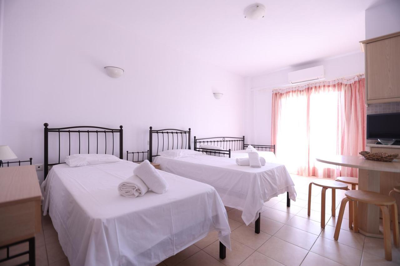 Seaside Gialova Apartment Pylos Exterior photo